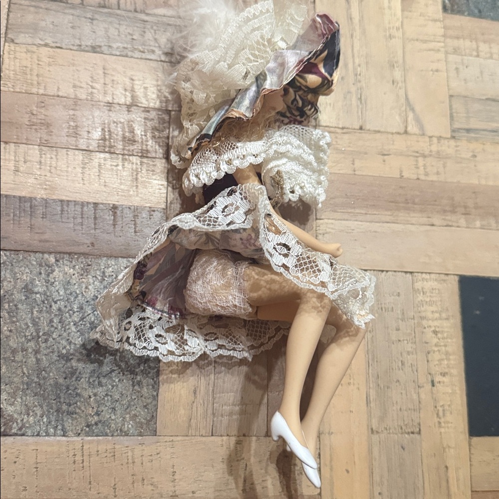 Boudoir Doll with Victorian-Style Aesthetic - Hat and Lace - Picture 5 of 5